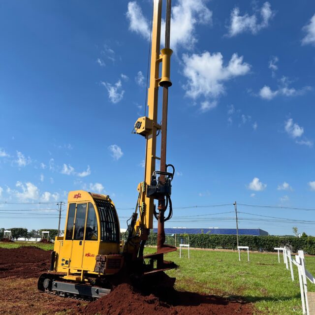 Perfuratriz estaca escavada